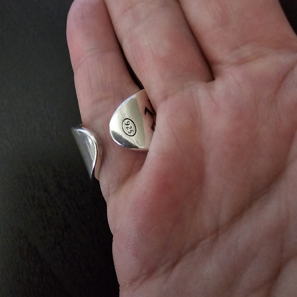 Ring - Picture 2 of 7